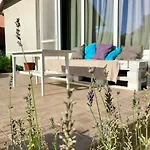 Апартаменты Your Cosy Getaway Halfway Between And Forest