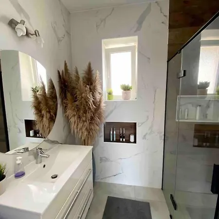 Your Cosy Getaway Halfway Between And Forest *