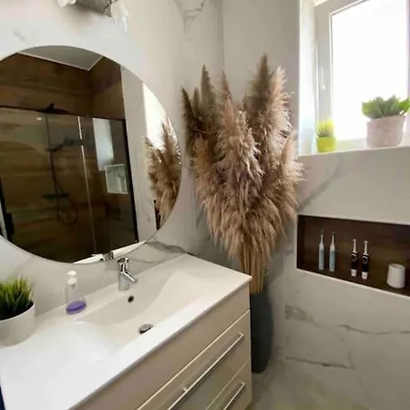 Your Cosy Getaway Halfway Between And Forest *