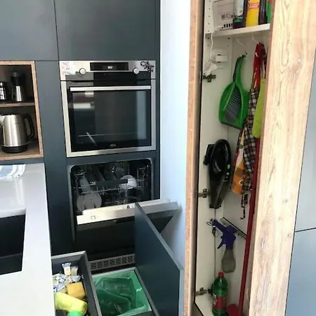 Your Cosy Getaway Halfway Between And Forest Apartment *