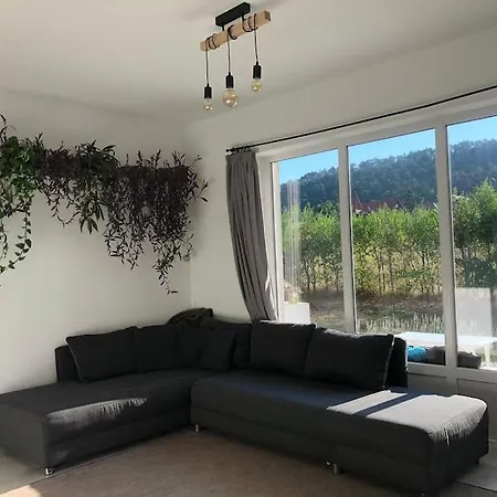 Your Cosy Getaway Halfway Between And Forest *