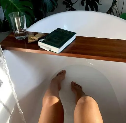 Your Cosy Getaway Halfway Between And Forest דירה פוניארצוושהג'