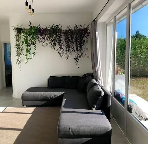 Your Cosy Getaway Halfway Between And Forest דירה פוניארצוושהג'