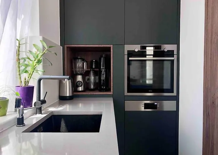 Your Cosy Getaway Halfway Between And Forest * פוניארצוושהג'