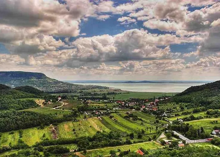 Your Cosy Getaway Halfway Between And Forest *