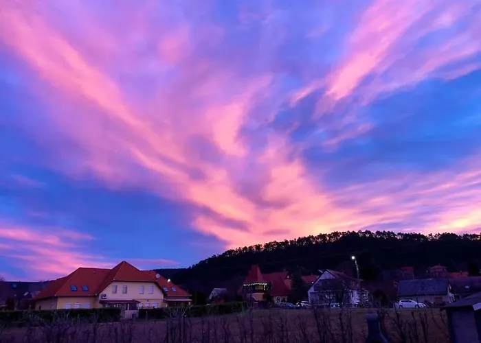 Your Cosy Getaway Halfway Between And Forest דירה