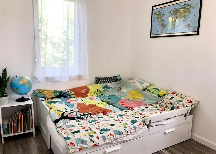 Your Cosy Getaway Halfway Between And Forest * פוניארצוושהג'