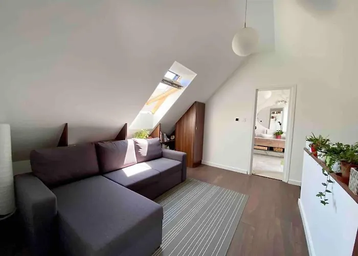 Your Cosy Getaway Halfway Between And Forest דירה פוניארצוושהג'