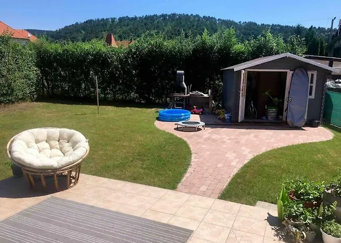 Your Cosy Getaway Halfway Between And Forest דירה פוניארצוושהג'