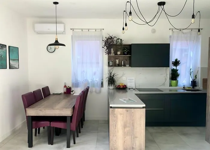 شقة Your Cosy Getaway Halfway Between And Forest